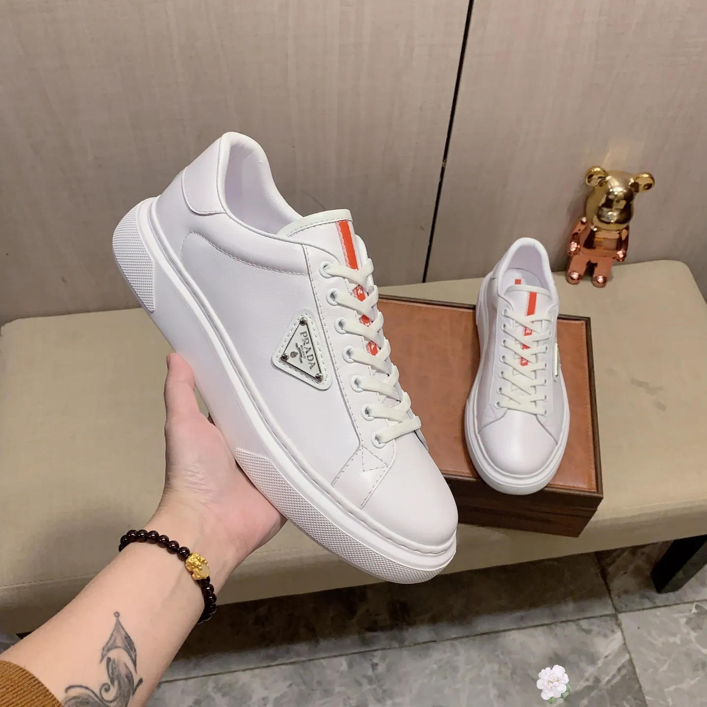 Men's men's shoes💰460💰💰🎩🎩[Lightning][Lightning] "PRADA*" The latest and most popular casual shoes, top brand [seduce] luxury ~ purchasing agency, top ~ quality. [Strong] The upper is made of imported breathable cowhide with material ➕ breathable sheepskin feet (•) and fine workmanship. The original stylish and stylish soft rubber wear-resistant and non-slip outsole is light and comfortable on the feet. The real thing looks better when photographed in person. 0128: Size: 38-44, 45 sizes can be customized, black, white